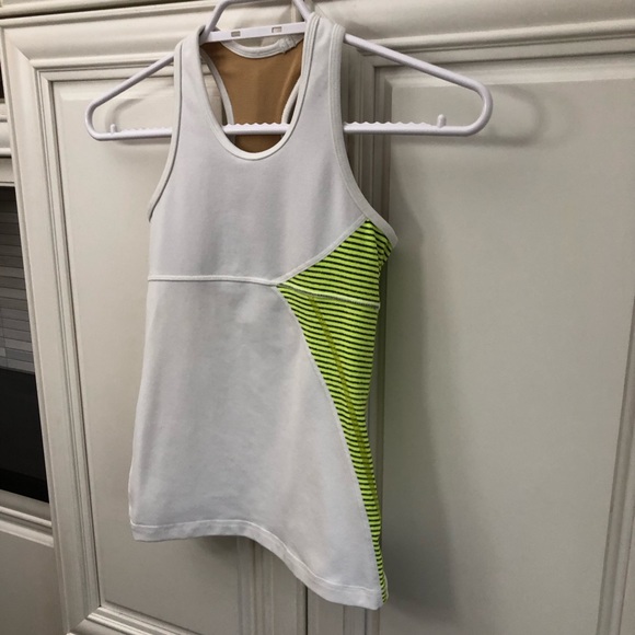SIZE 7 - Ivivva by Lululemon girl’s cross-back tanktop - Picture 3 of 8